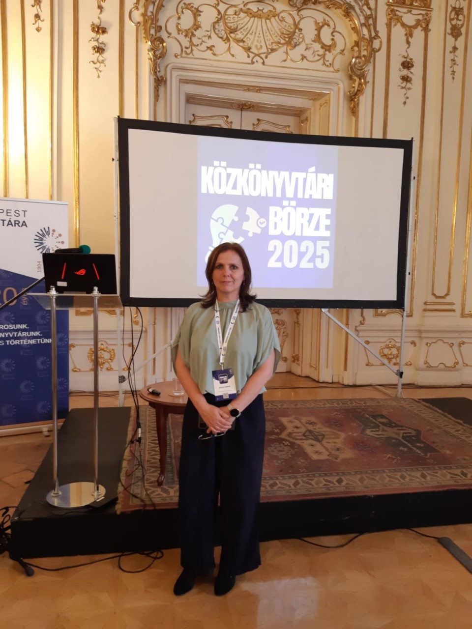 Riczu Anikó bemutatja a könyvtár innovációját