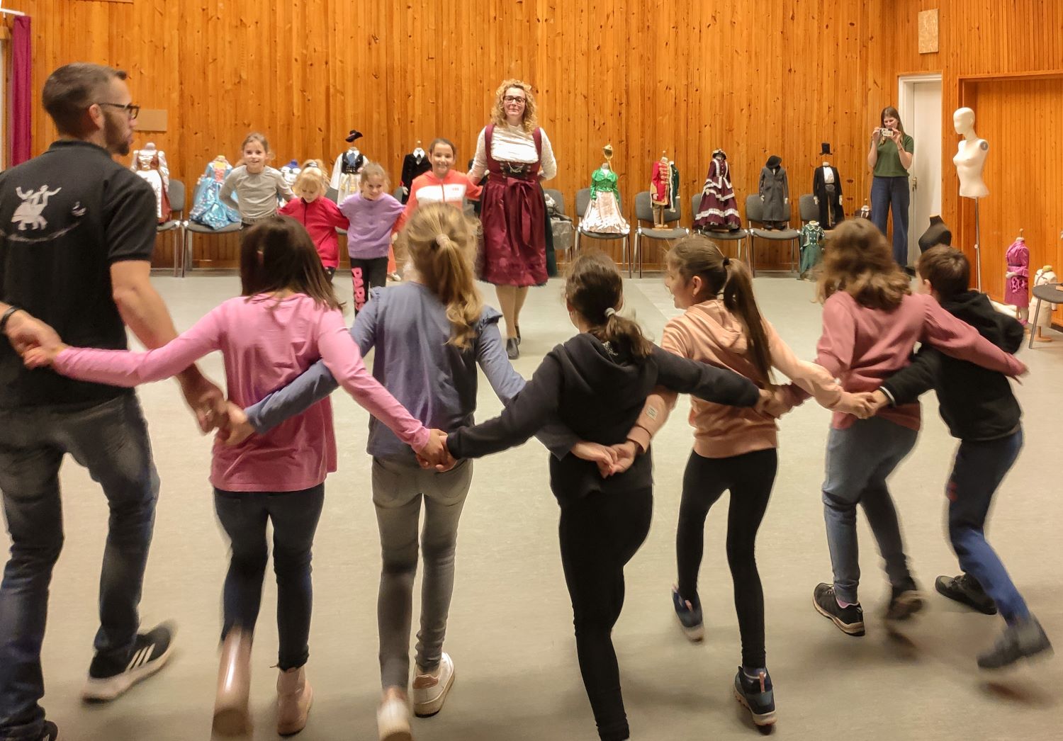 Táncház Robi bácsival